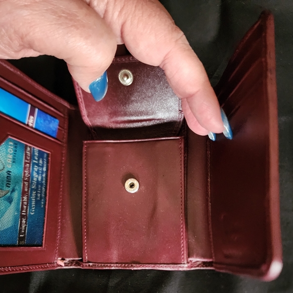 Perfect Trifold Stingray Womans Wallet NWOT - Picture 6 of 7